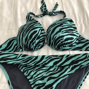 Victoria’s Secret bikini